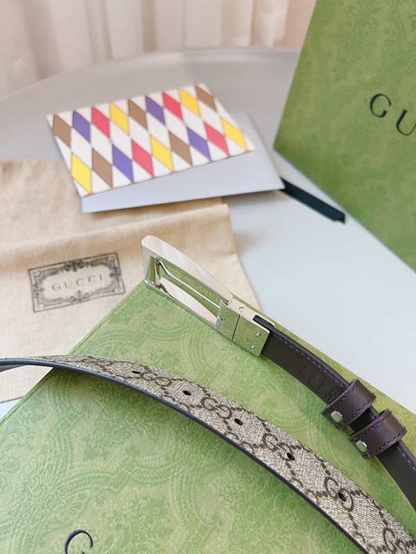 スーパーコピーグッチベルト素材ディテール